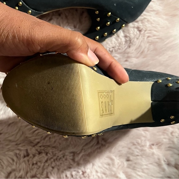 Kaili - Picture 3 of 3